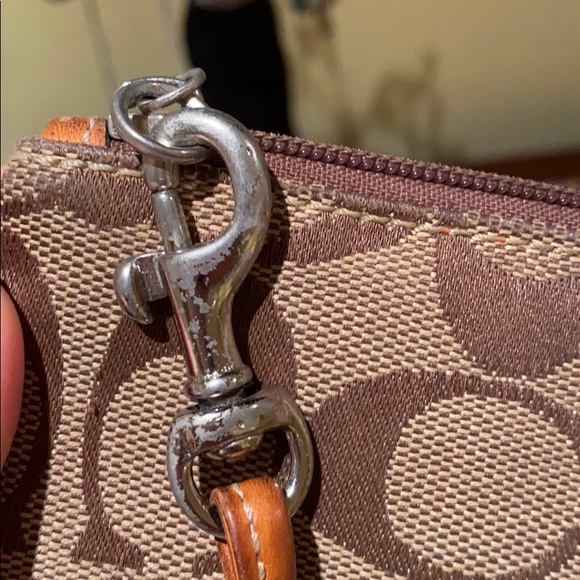 Authentic Coach wristlet - Picture 5 of 6